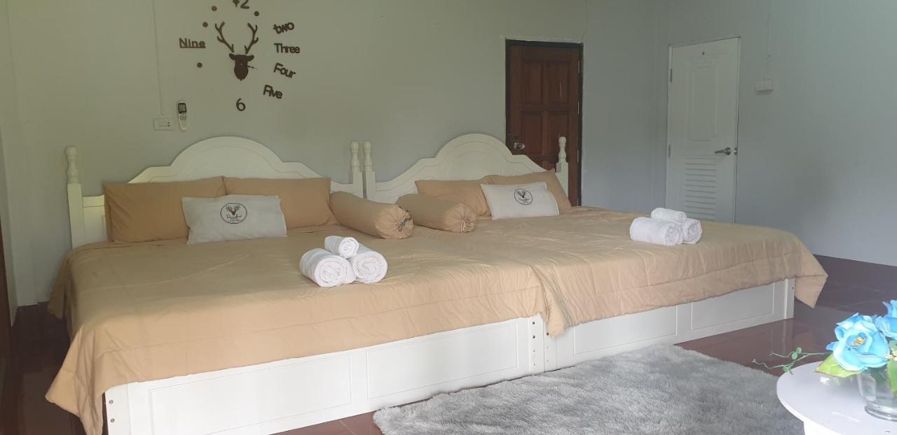 Reindeer House Wat Chedi 4 People Hotel Szicson Kültér fotó